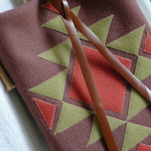 Pochette en drap de laine, motif géométrique navajo